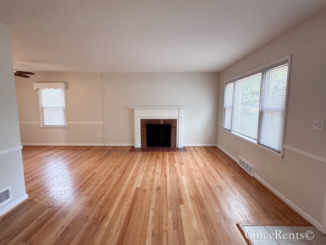 4657 Kugler Mill Rd in Cincinnati, OH - Building Photo - Building Photo