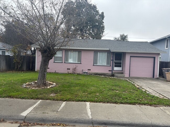 property at 10 Northwood Dr