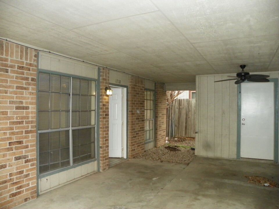 1708.1710 Rawhide Loop in Round Rock, TX - Foto de edificio