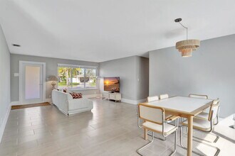 400 SE 5th Ct in Pompano Beach, FL - Building Photo - Building Photo