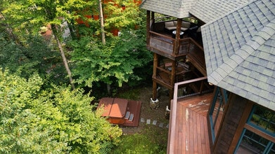 15 Hemlock Dr in Lincoln, NH - Building Photo - Building Photo