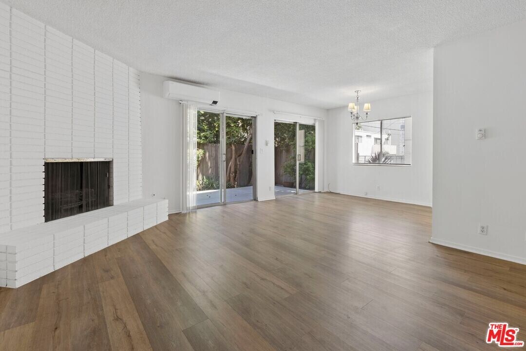 1852 Kelton Ave in Los Angeles, CA - Building Photo