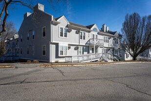 Longview Village Condominiums in Waterford, CT - Building Photo