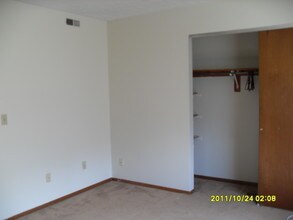 4851 Moreland Dr W, Unit 1102 in Columbus, OH - Building Photo - Building Photo