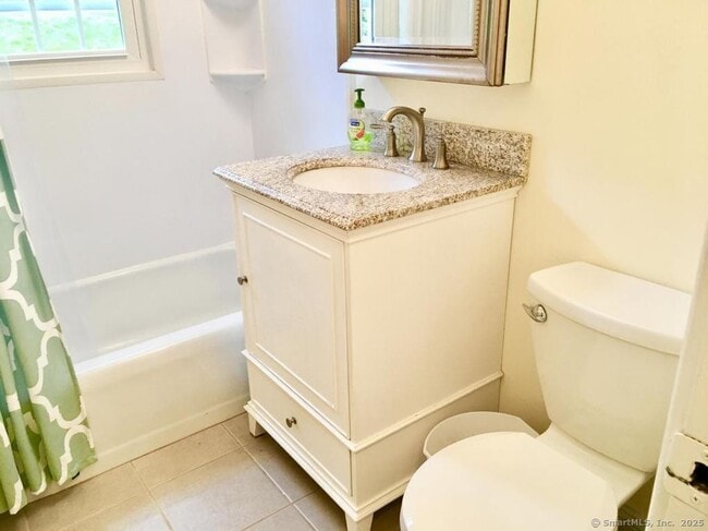 88 Heritage Hill Rd in New Canaan, CT - Building Photo - Building Photo