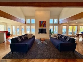 73 Forest Lake Dr in West Milford, NJ - Building Photo - Building Photo