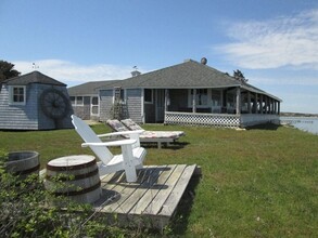 39 N Neck Rd in Edgartown, MA - Building Photo - Building Photo