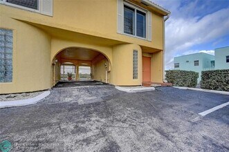 1800 N Ocean Dr in Hollywood, FL - Building Photo - Building Photo