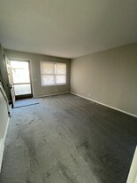 343 Pershing Ave NE in North Canton, OH - Building Photo