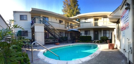 Cottagewood Apartments in Sacramento, CA - Building Photo - Building Photo