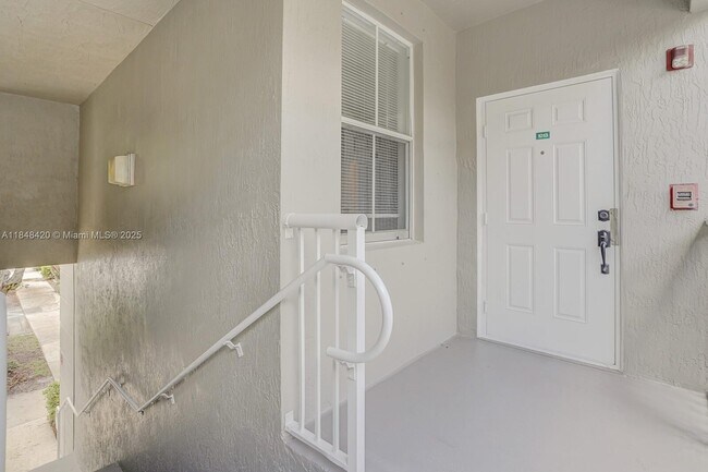 1013 Shoma Dr in West Palm Beach, FL - Foto de edificio - Building Photo