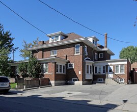 Main East Rest Home in Hamilton, ON - Building Photo - Building Photo