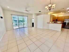 527 Commons Dr in Palm Beach Gardens, FL - Building Photo - Building Photo