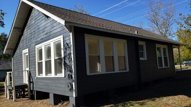 502 E Abbey St in Livingston, TX - Building Photo - Building Photo