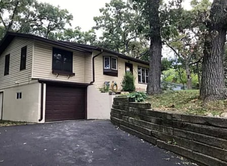 5413 Summerville Ave in Wonder Lake, IL - Building Photo - Building Photo