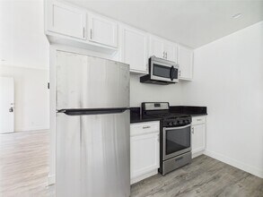 13060 Burbank Blvd. Apartments in Sherman Oaks, CA - Building Photo - Building Photo