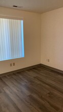 1814 NE Fairview Ave-Unit -A in Grants Pass, OR - Building Photo - Building Photo