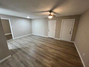 6524 Treetop Ln in Dallas, TX - Building Photo - Building Photo