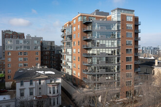 City Green Condominiums in Milwaukee, WI - Building Photo - Building Photo