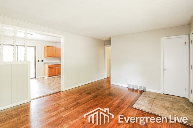 9512 Bennington Ave in Kansas City, MO - Building Photo - Building Photo