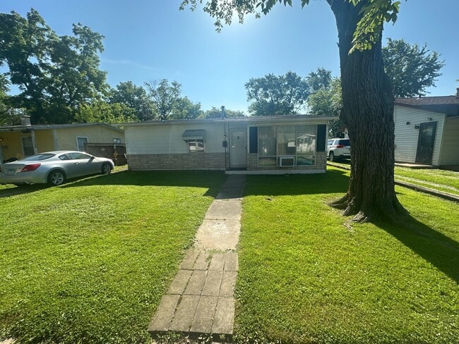 property at 1323 Cedar St