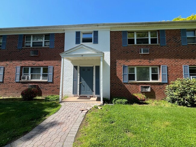 14 Colonial Dr in Rocky Hill, CT - Building Photo - Building Photo