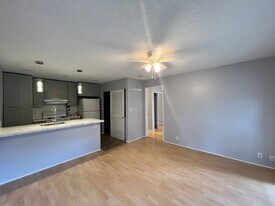 94-1435 Welina Loop in Waipahu, HI - Building Photo