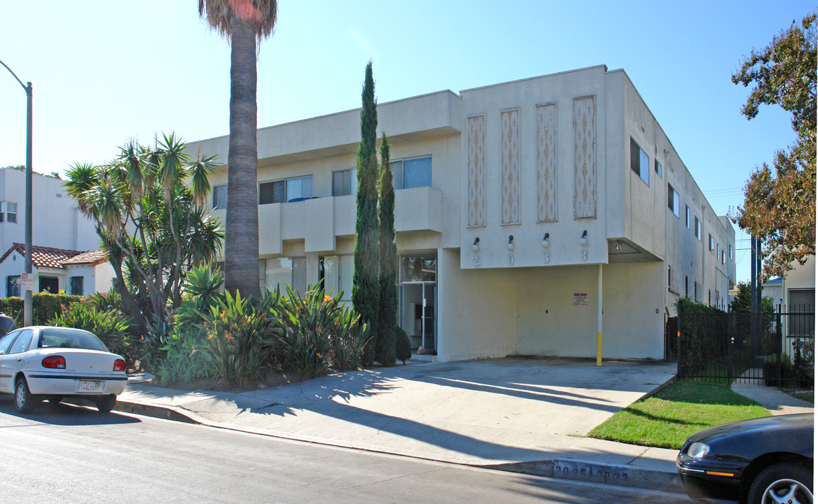 2033 S Sherbourne Dr in Los Angeles, CA - Foto de edificio