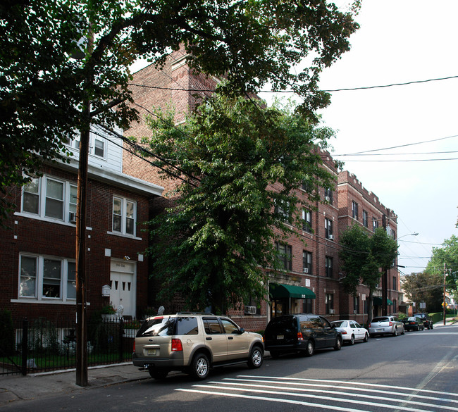 212 Highland Ave in Newark, NJ - Building Photo - Building Photo