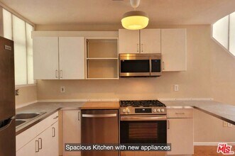 348 Patton St in Los Angeles, CA - Building Photo - Building Photo