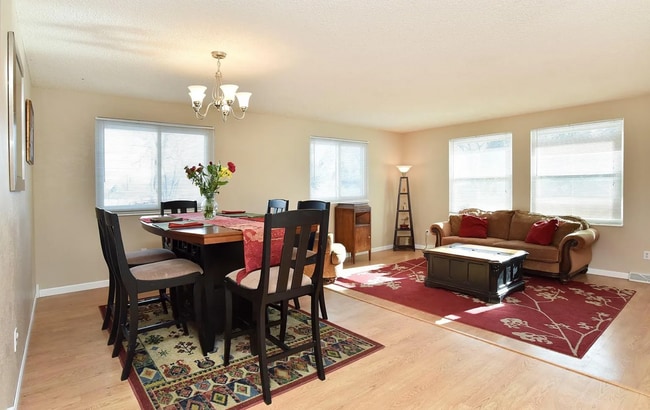 9165 W 74th Ave in Arvada, CO - Foto de edificio - Building Photo