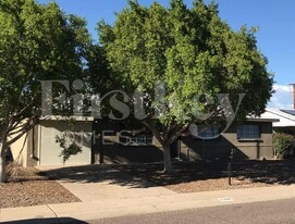 2308 W Orchid Ln in Phoenix, AZ - Building Photo