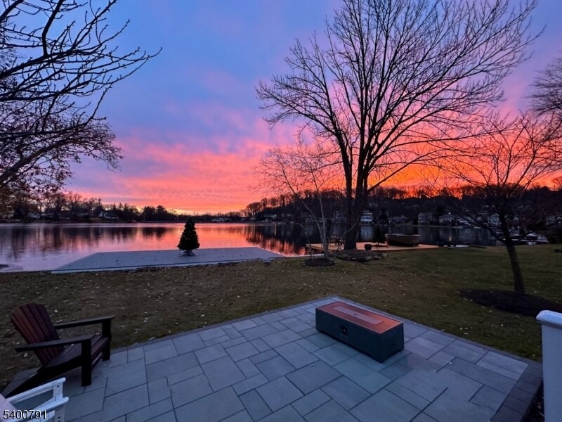 32 Lenape Trail in Denville, NJ - Building Photo