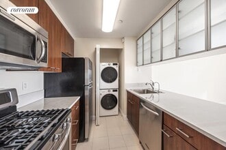 217 E 96th St in New York, NY - Building Photo - Building Photo
