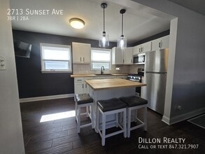 2713 Sunset Ave in Waukegan, IL - Building Photo - Building Photo