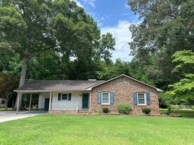 110 Dogwood Dr in Washington, NC - Building Photo