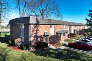 Auburn Place in Greenwood, IN - Building Photo