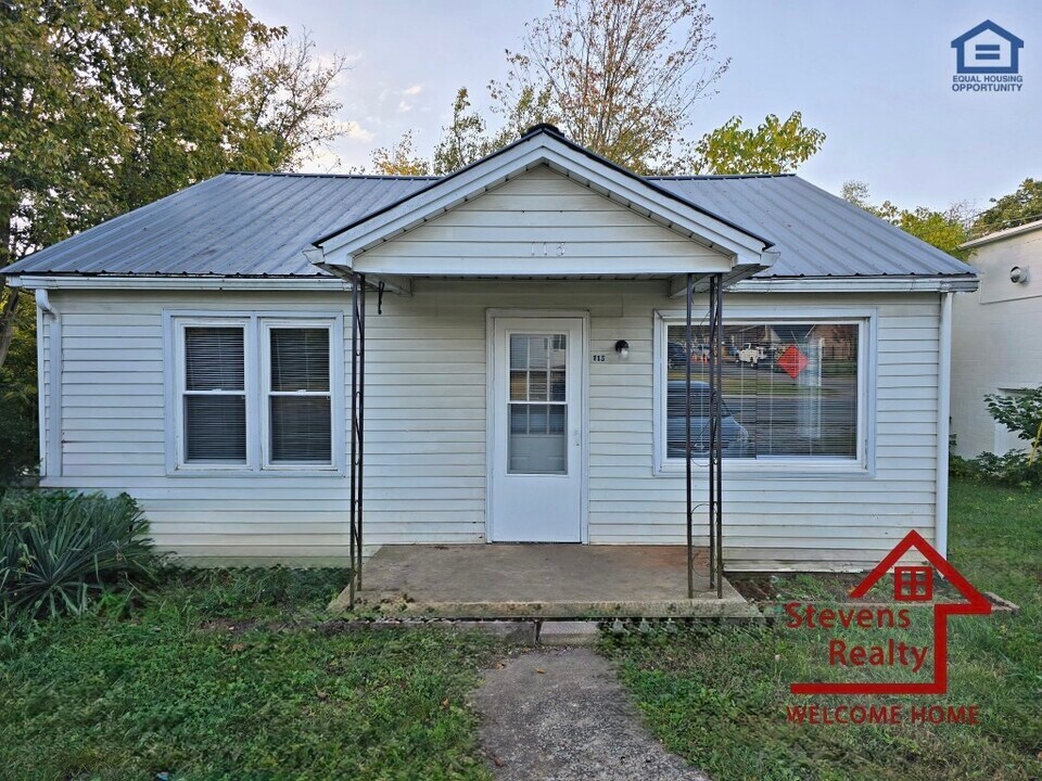 115 E Jere Whitson Rd in Cookeville, TN - Building Photo