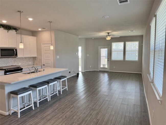 2047 W Darlington Oak Ct in Conroe, TX - Building Photo - Building Photo