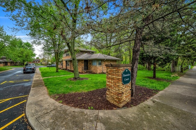 Hanssler Court Apartments in Peoria, IL - Building Photo - Building Photo