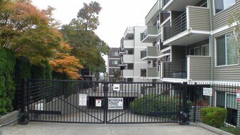 1311 12th Ave S in Seattle, WA - Building Photo