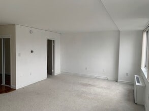 10500 Rockville Pike in Rockville, MD - Building Photo - Building Photo