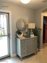 11021 Gulf Reflections Drive in Ft. Myers, FL - Foto de edificio - Building Photo