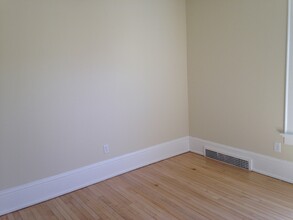 2625 N Oakland Ave in Milwaukee, WI - Building Photo - Building Photo