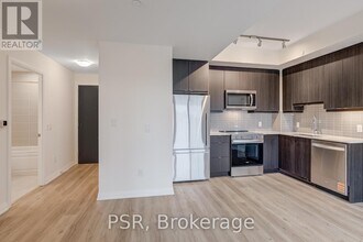 3270 Sheppard Ave E in Toronto, ON - Building Photo - Building Photo