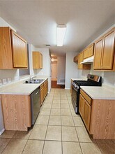423 Paddington Dr in Kyle, TX - Building Photo - Building Photo