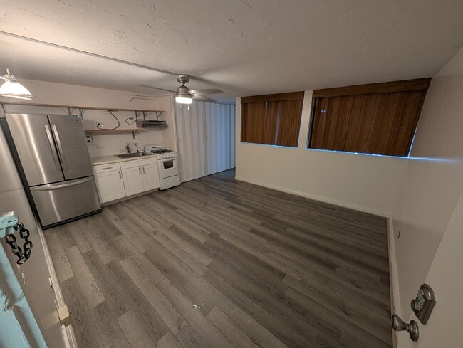 1129 Rycroft St, Unit 405 in Honolulu, HI - Building Photo - Building Photo