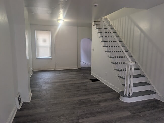 924 S 4th St in Camden, NJ - Building Photo - Building Photo