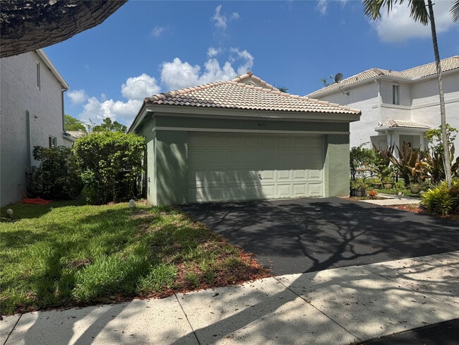 4077 Pine Ridge Ln in Weston, FL - Building Photo - Building Photo