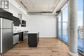 360 McLeod St in Ottawa, ON - Building Photo - Building Photo